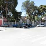Giungiamo ora di fronte a villa Anna, dimora indicata da tutti i libri di arte come un autentico gioiello della citt�